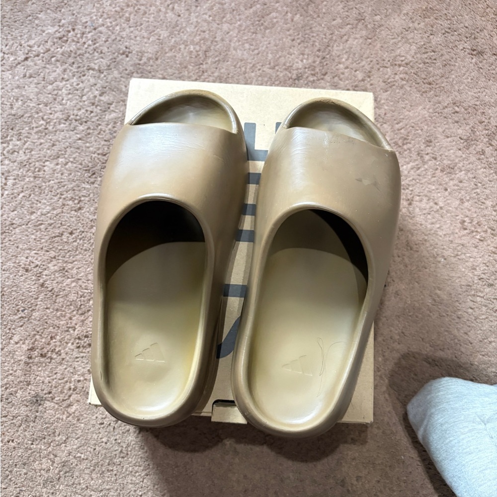 Yeezy Slide Core Size 10